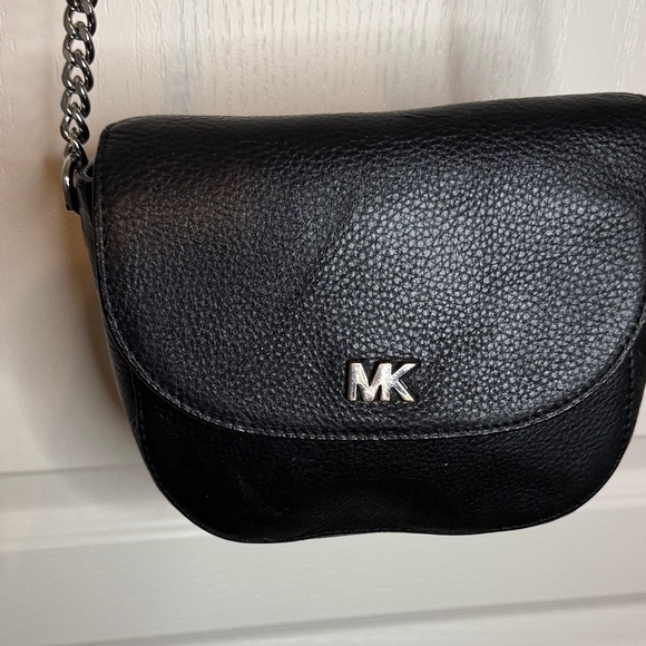 Michael Kors Sleek Leather Black Crossbody Bag - Picture 2 of 12